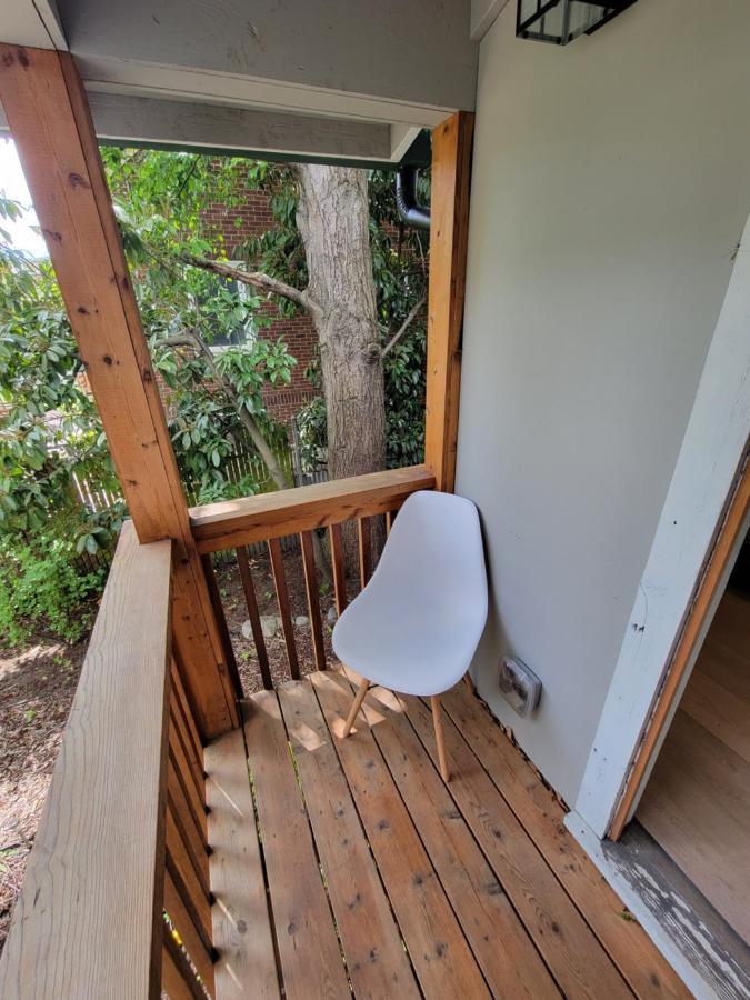 Modern Craftsman Garden Patio In Georgetown Villa Seattle Bagian luar foto