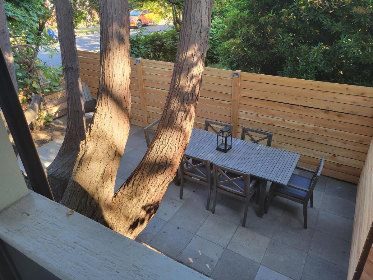 Modern Craftsman Garden Patio In Georgetown Villa Seattle Bagian luar foto